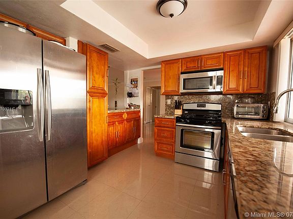 3rd image of 9240 NW 20th Pl