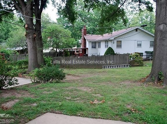 5th image of 8828 E 62nd St