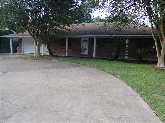 2nd image of 327 Hollyvale Dr