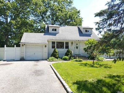 13 Aljan Dr, Brentwood, NY, 11717