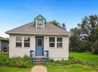 305 N Main St, Groton, SD 57445