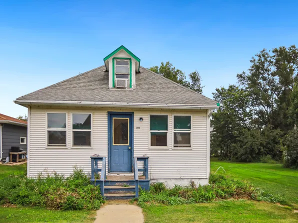 305 N Main St, Groton, SD 57445