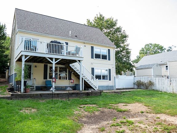 4th image of 512 Prescott St
