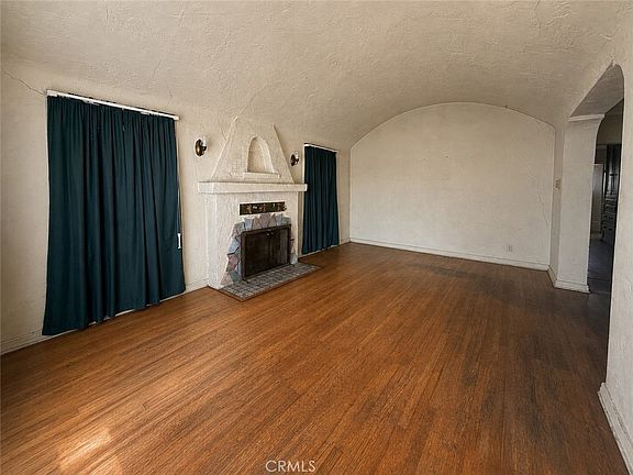 3rd image of 2211 W 79th St