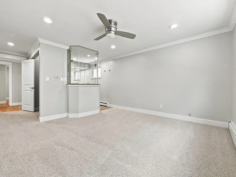 2673 Taft St — Photo 11