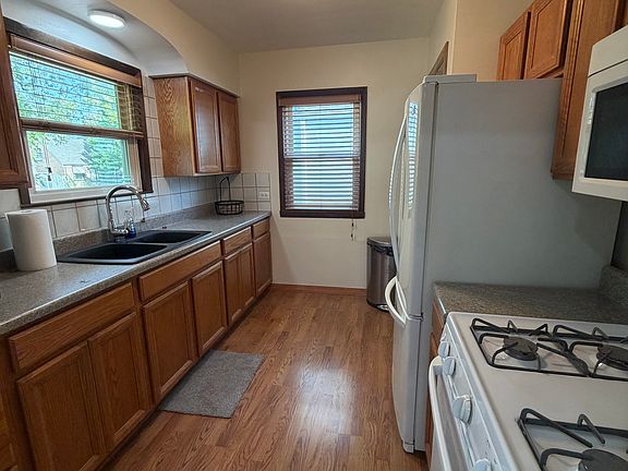 3rd image of 840 175th St #1