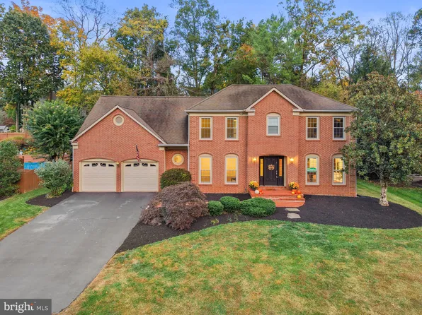 1205 Cameo Ct, Herndon, VA 20170