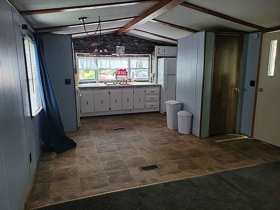 3rd image of 936 Squirrel Ln #936