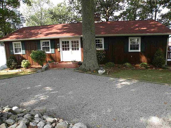 2nd image of 52 Hampton Dr