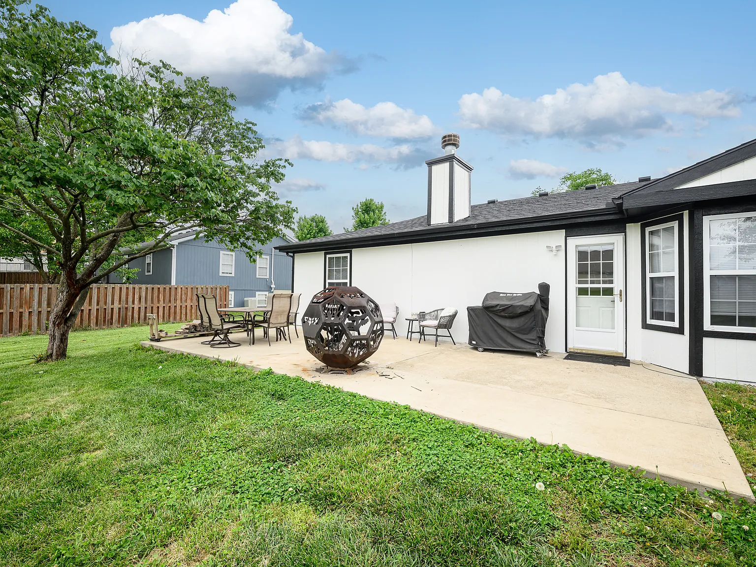 4 bed, 1782 sqft, $3,000 — Photo 3