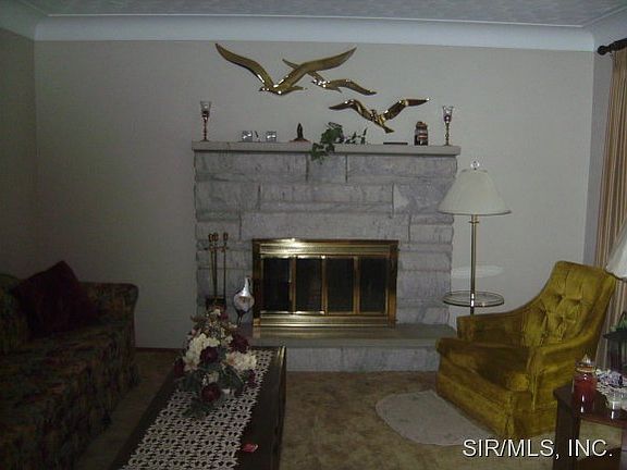 3rd image of 49 Cambridge Dr