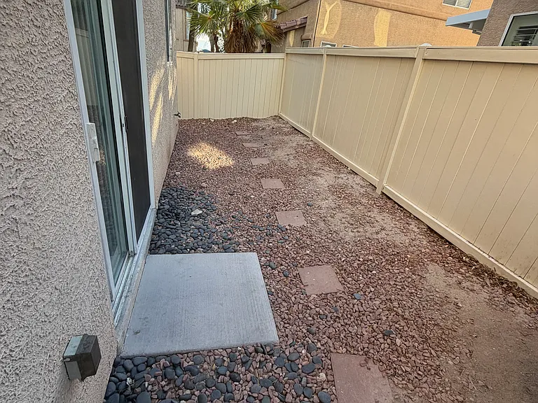 1146 Claire Rose Ave — Photo 15