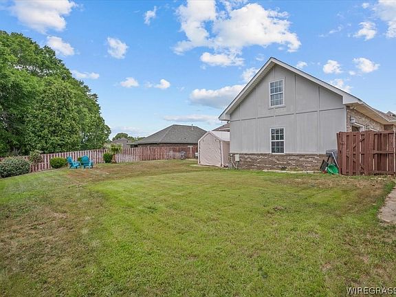 3rd image of 7 Blue Ridge Cir
