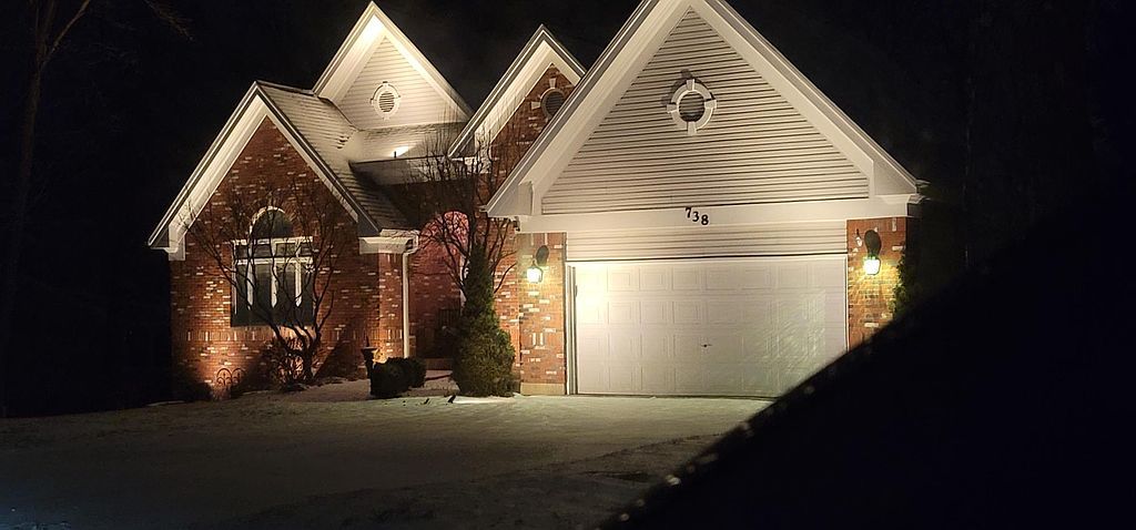738 High Point Dr - Property Image