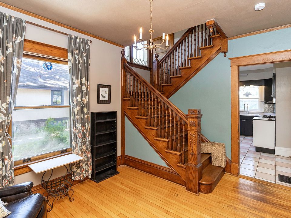 1st image of 918 39th St