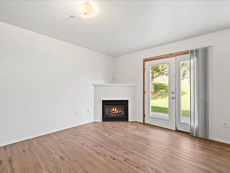 3 bed, 2.0 bath, 1262 sqft, $1,650 — Photo 4