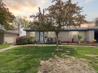 6074 Nightingale St, Dearborn Heights, MI 48127