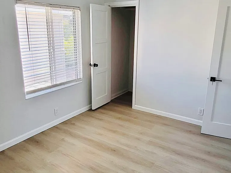 1355 W 23rd St — Photo 12