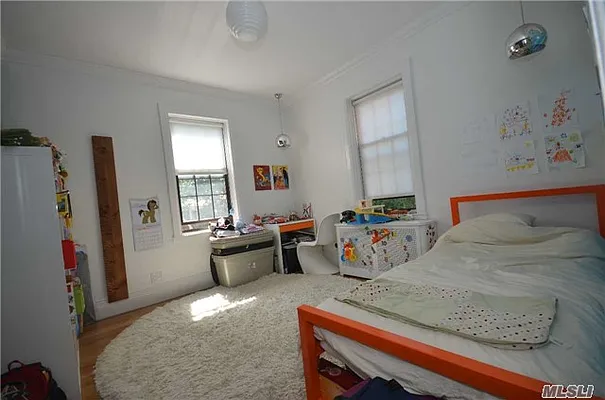 Sold by Madeleine Realty Ltd. | media 8