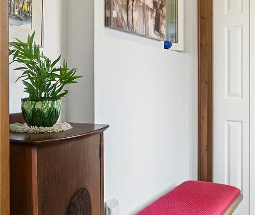 3rd image of 40 Roanoke Rd