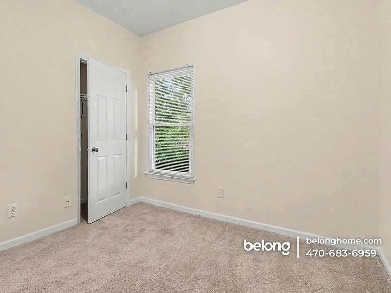 711 Meldrum St NW — Photo 8