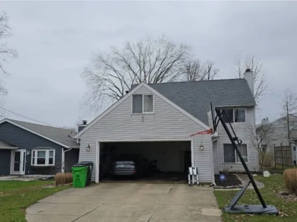 3678 Lake Ave, Aurora, OH 44202