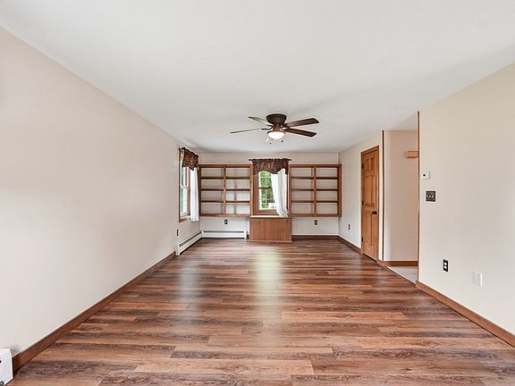 3rd image of 28 Camile Rd