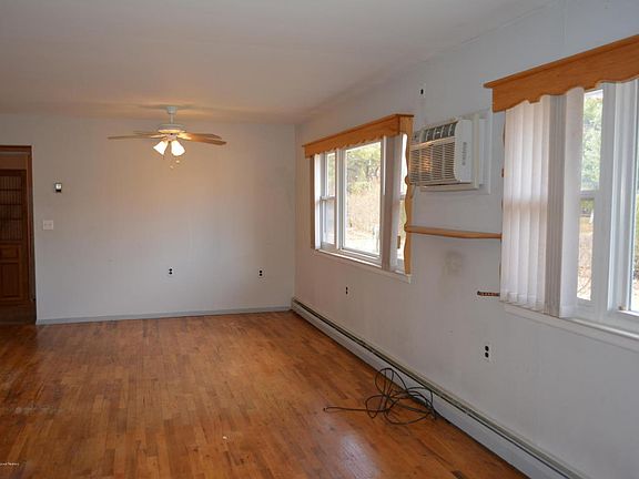 3rd image of 1593 Mount Everest Ln