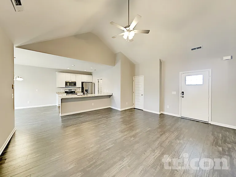 738 Mitscher Dr — Photo 4