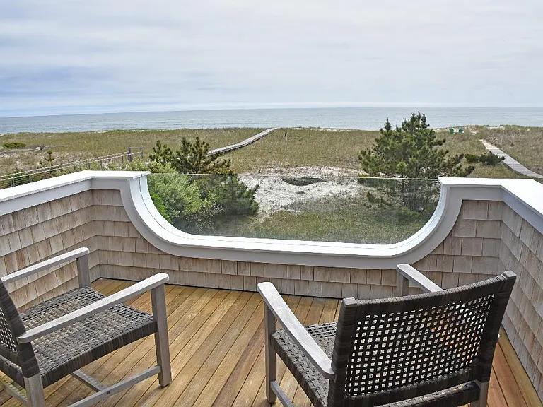 493 Dune Rd — Photo 9