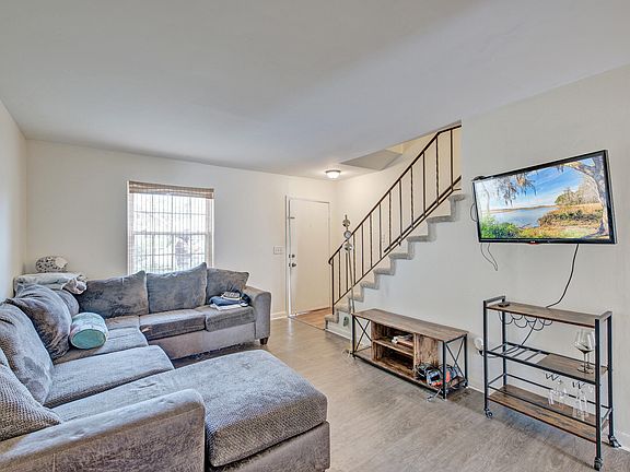 4th image of 21 Rivers Point Row APT 9G