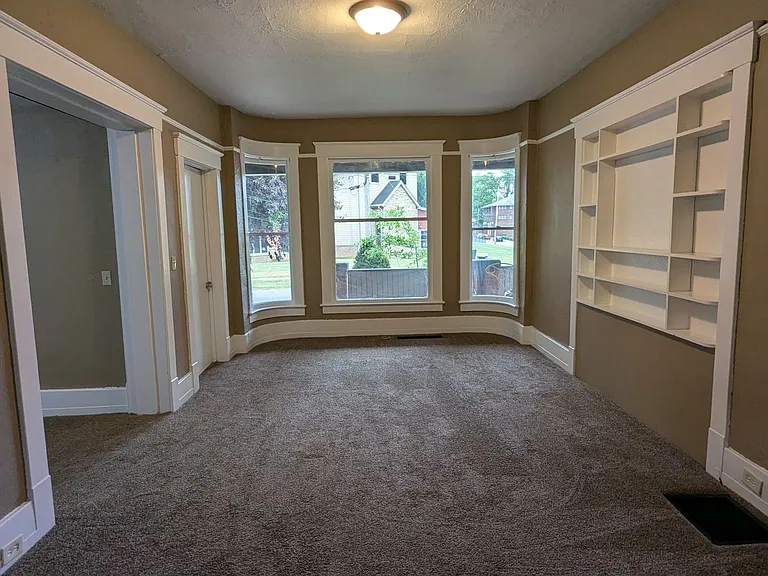 510 Chestnut Ave NE — Photo 6