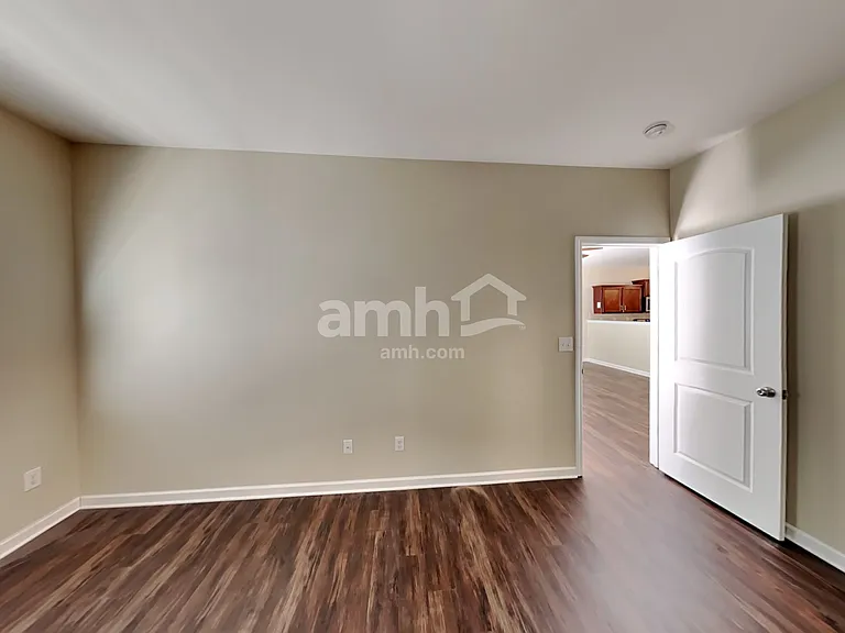1056 Joselynn Dr — Photo 10