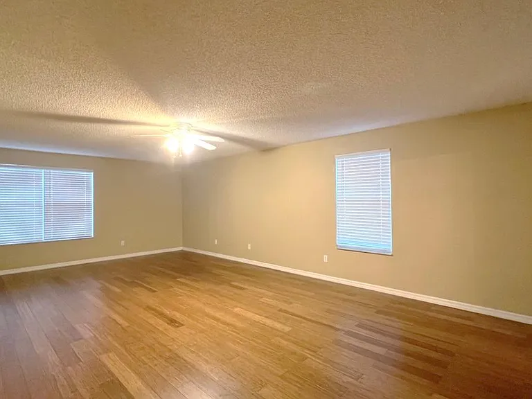 831 Horseshoe Falls Dr — Photo 15