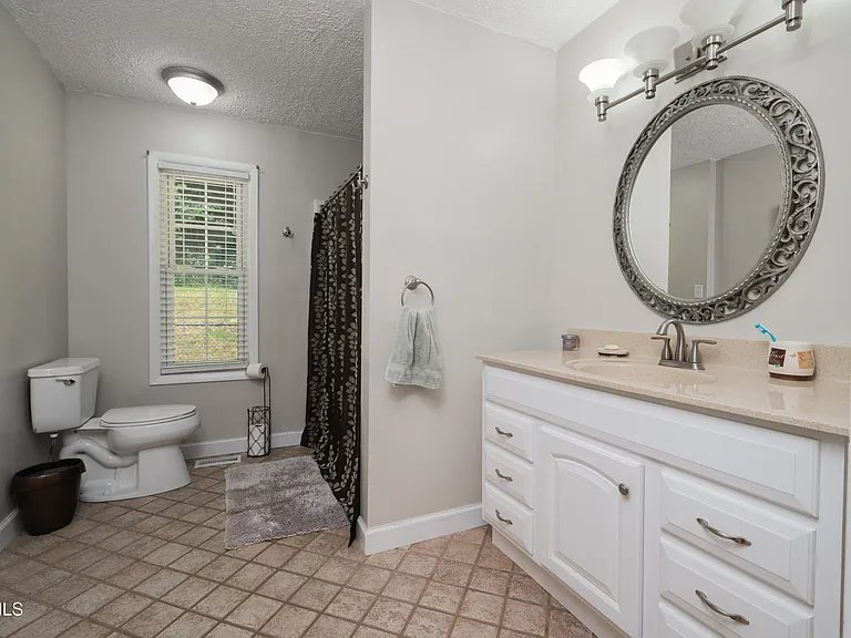 135 Riders Dr — Photo 35