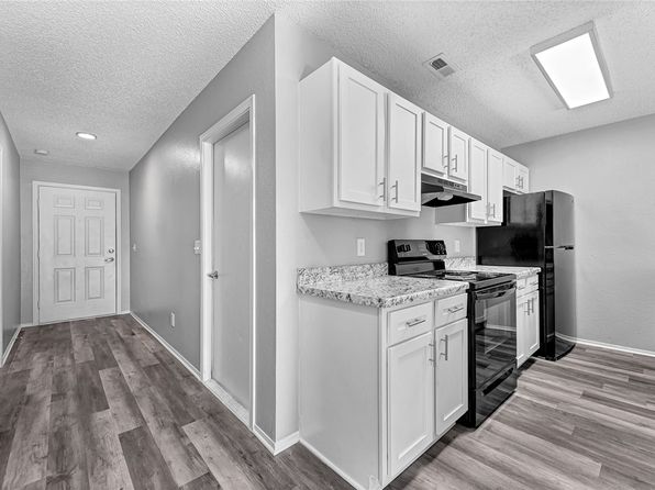 fayetteville-arkansas-448601819 picture