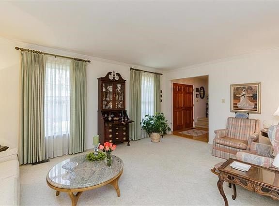 4th image of 12379 Oak Hollow Dr