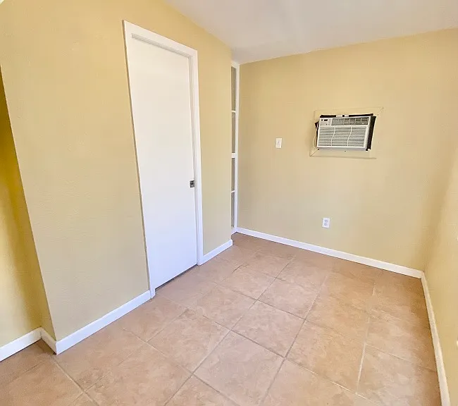 2152 S Maple Ave #B — Photo 11