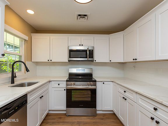 4th image of 598B Lake Point Drive