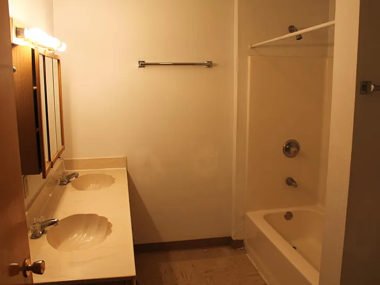 918 Main St #25 — Photo 24