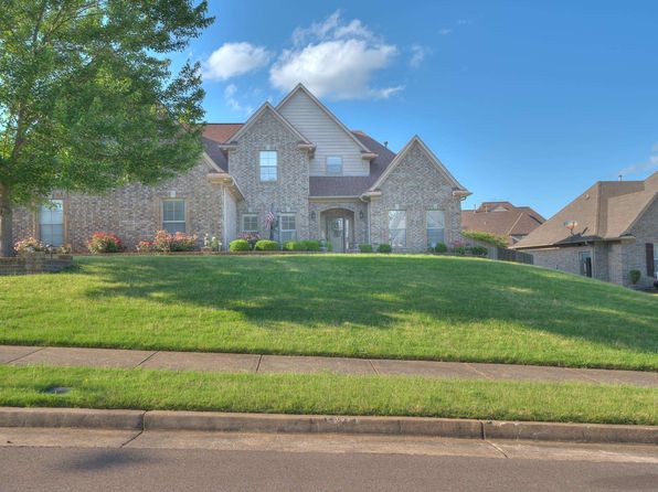 6450 Wells Grove Dr, Bartlett, TN 38135