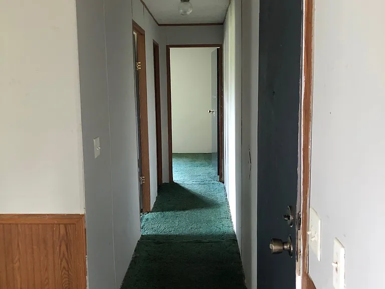 105 Christopher Dr — Photo 8