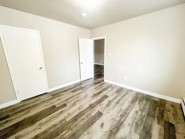 2121 Smith St — Photo 10