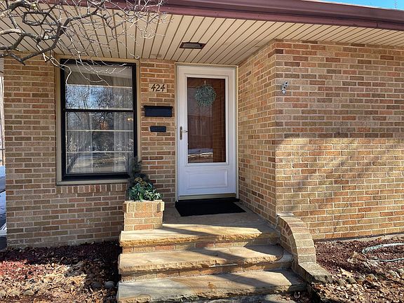 2nd image of 424 Hamline Ave S