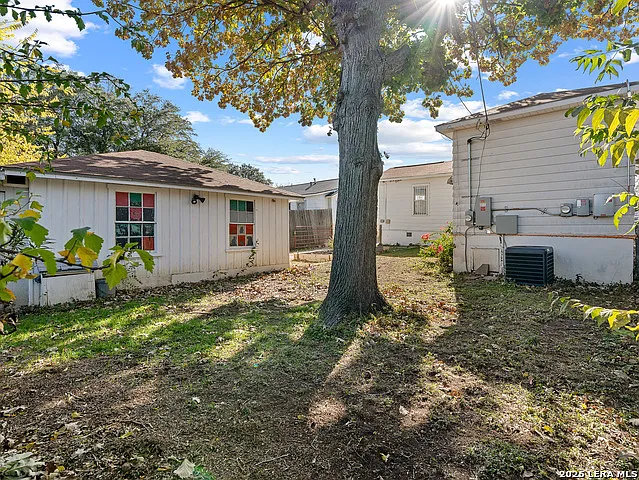 1627 Schley Ave — Photo 22