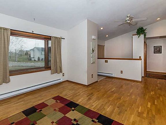 2nd image of 5107 Country View Dr
