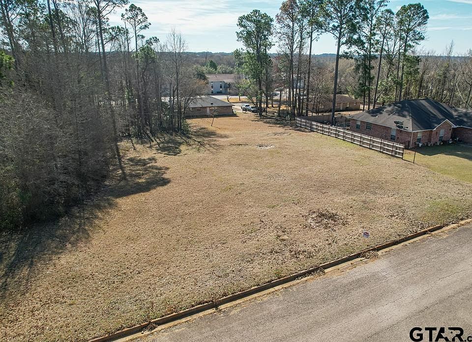 1st image of 227 Trailhollow Ln