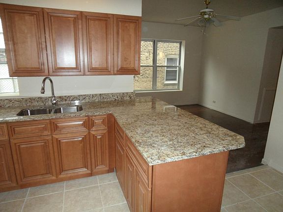 3rd image of 1314 W Rosemont Ave APT 1