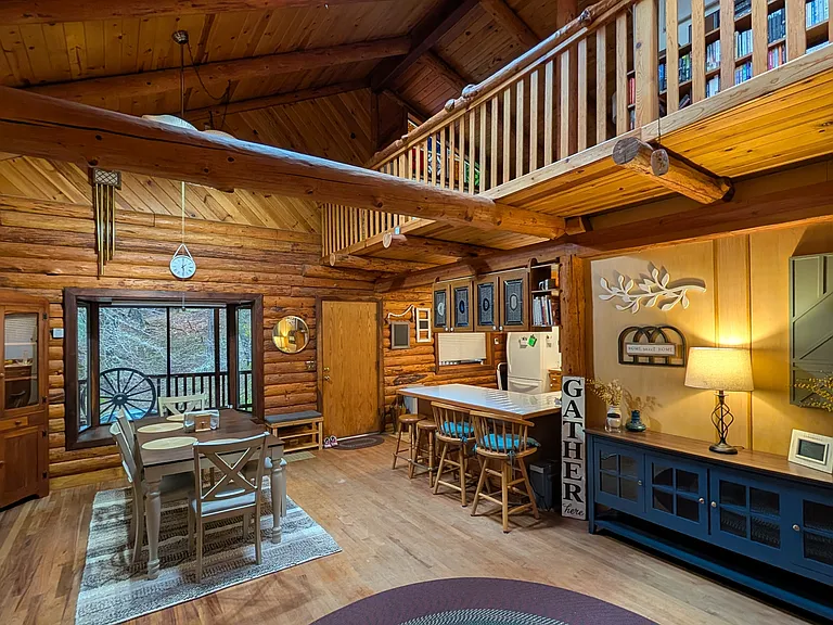7312 E Evans Creek Rd — Photo 4