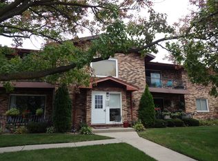344 Sheridan Dr APT 1C, Willowbrook, IL 60527
